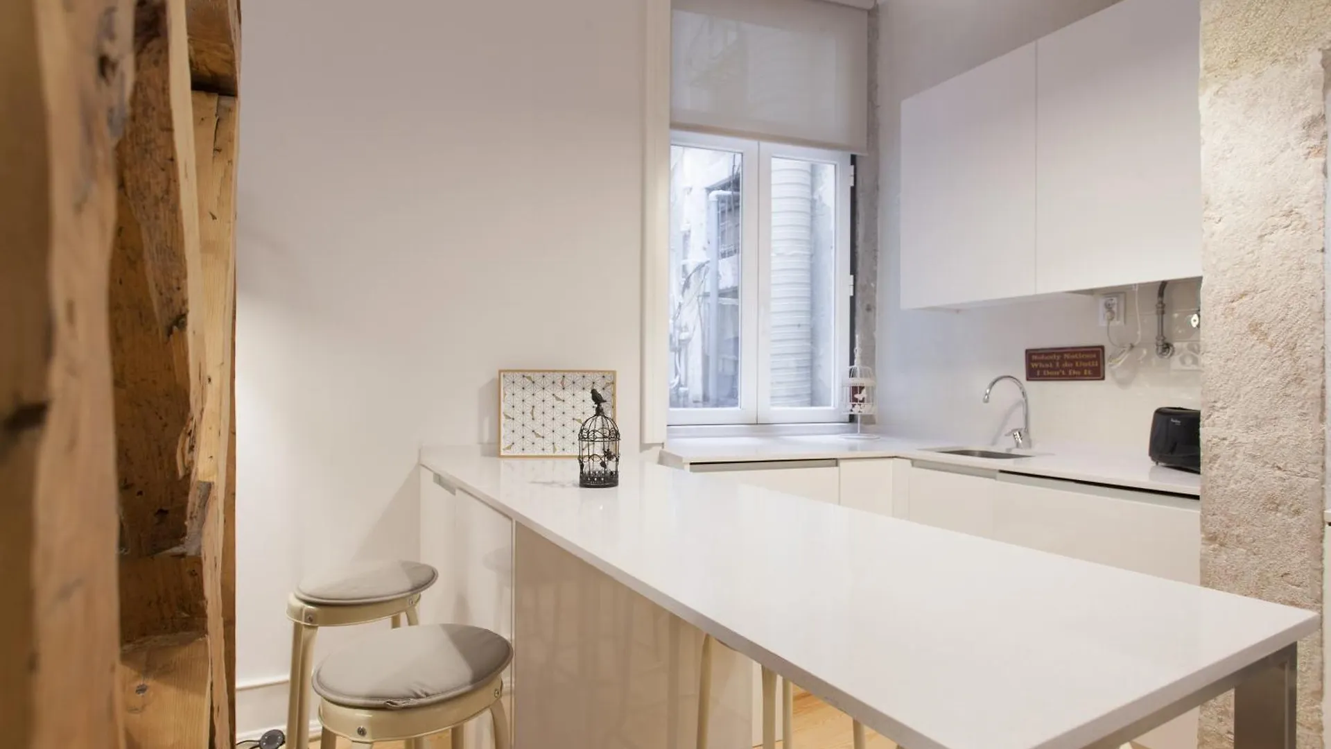 Lisbon Center Apartments 0*,